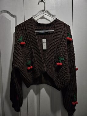 Brown Chunky Knit Cherry-Applique Cropped Sweater